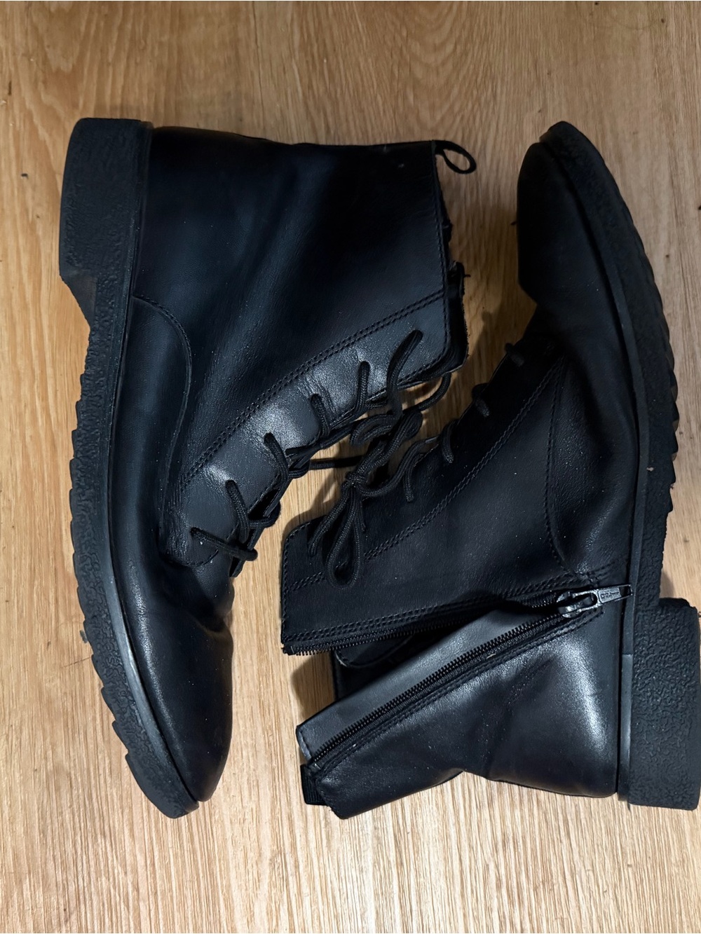 Clark’s Women's Black Leather Lace-Up Ankle Boots
